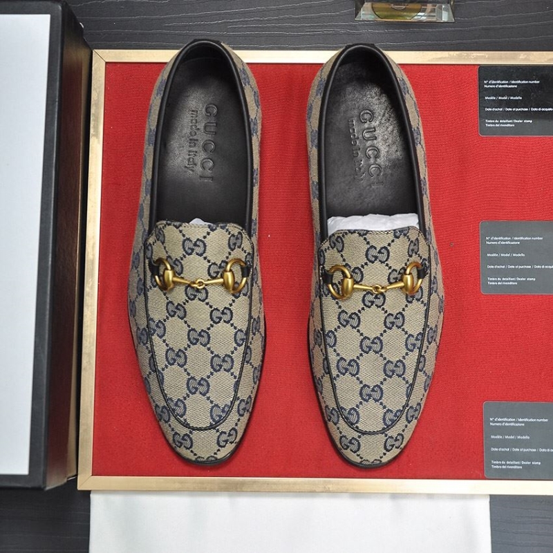 G*u*i leather shoes